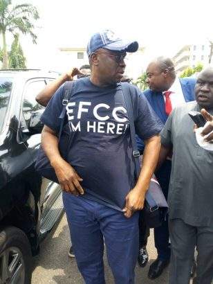 Former Ekiti governor, Ayodele Fayose arrives EFCC office in funny T-Shirt