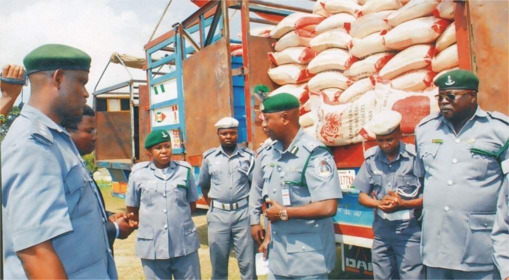 Customs distribute seized bags of rice worth N4bn to displaced persons
