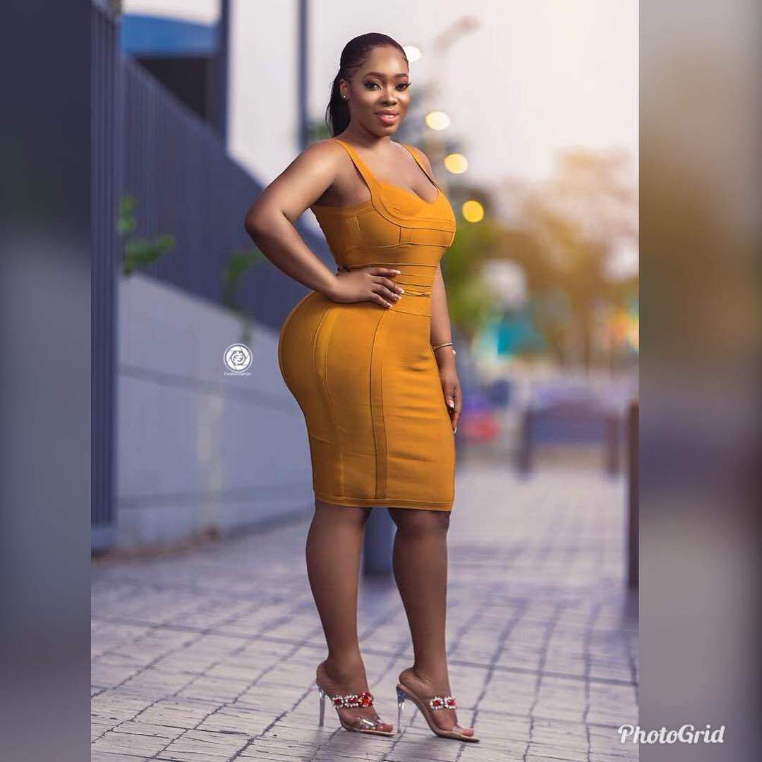 Ghanaian actress, Moesha Buduong accused of sleeping with married men after showing off new house