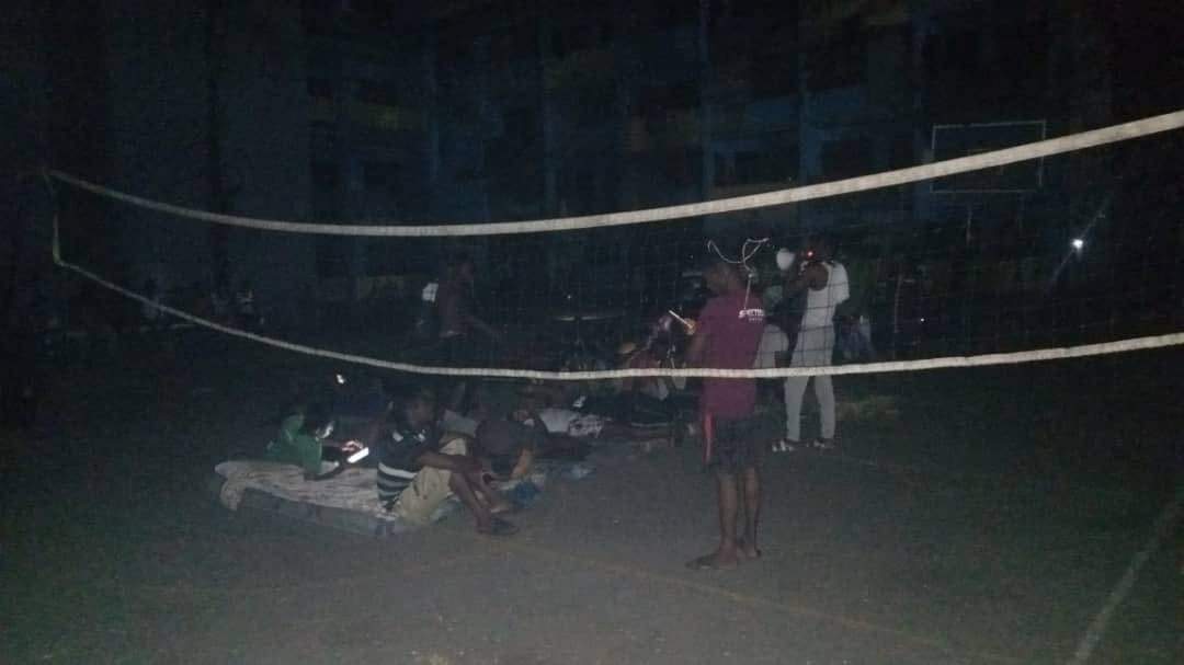 UNILAG medical students reportedly sleep on the road due to power outage in their hostels