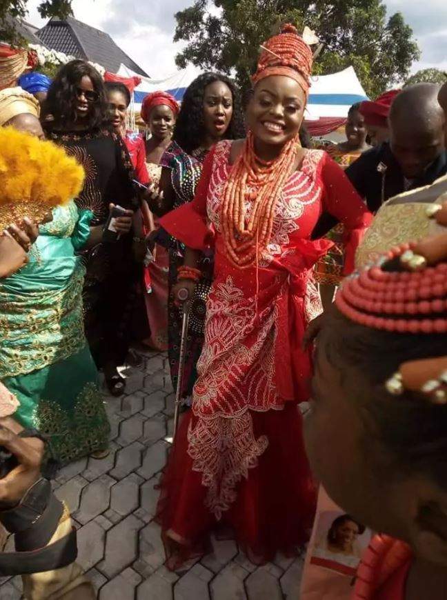 Nigerian Lady weds love of her life after surviving a fatal accident few days to her wedding (Photos)