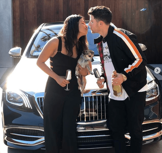 547px x 517px - Nick Jonas surprises Priyanka Chopra with a luxurious Maybach car - Torizone