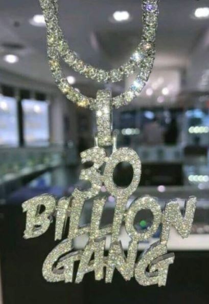 Davido Spends One Million Dollars On Gold Chains For His Crew. (Photos)