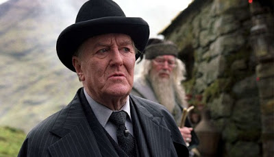 Harry Potter Star Robert Hardy Dies At Age 91