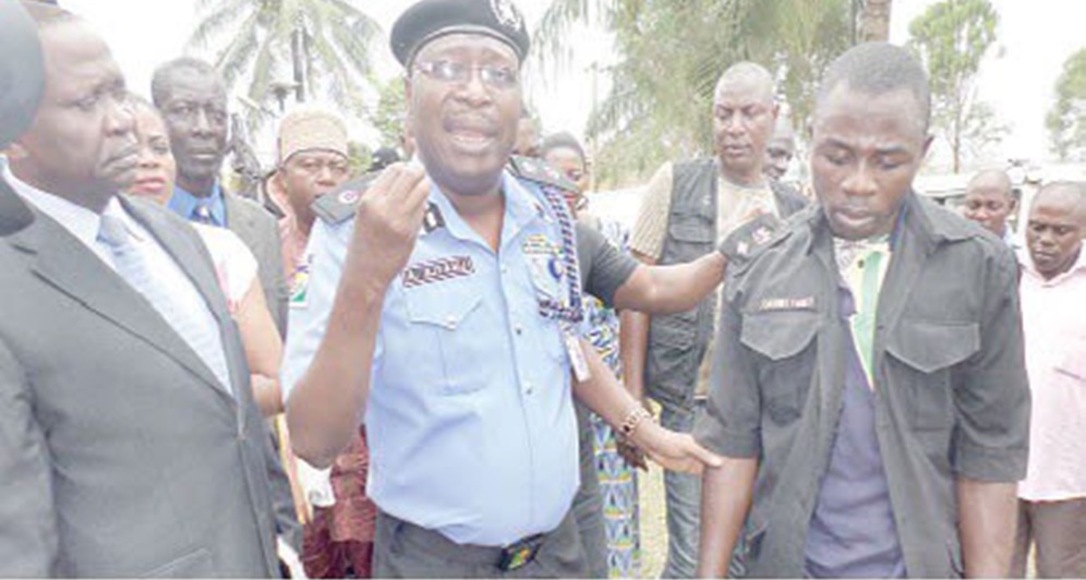 Fake Police Officer Paraded In Ogun After Stealing Two Phones