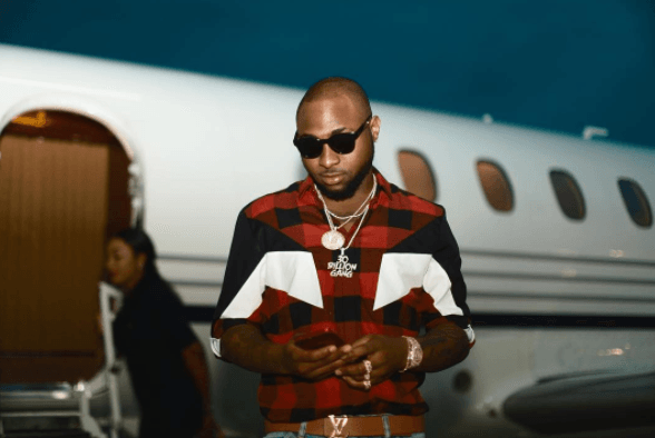 "I'm Getting Too Much Money To Be Worried About You Lames" - Davido Brags On Snapchat