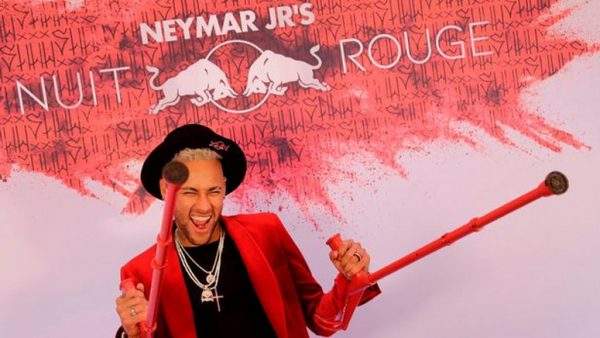 Neymar celebrates 27th birthday in style despite nursing injury (Photos)
