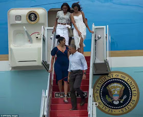 Obama Leave For Annual Summer Vacation