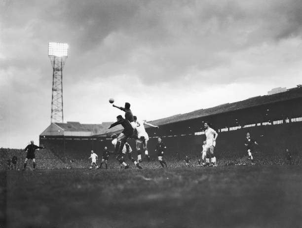 Sad day for Man United ahead of Chelsea tie as club's legend who played 210 games dies