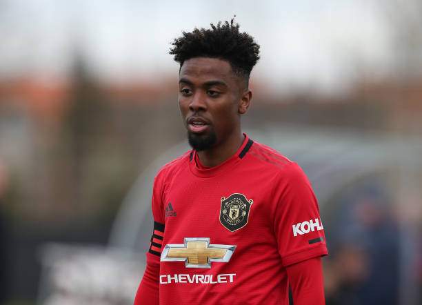 Man United star close to quitting club over contract disagreement as stay Chelsea on standby for midfielder