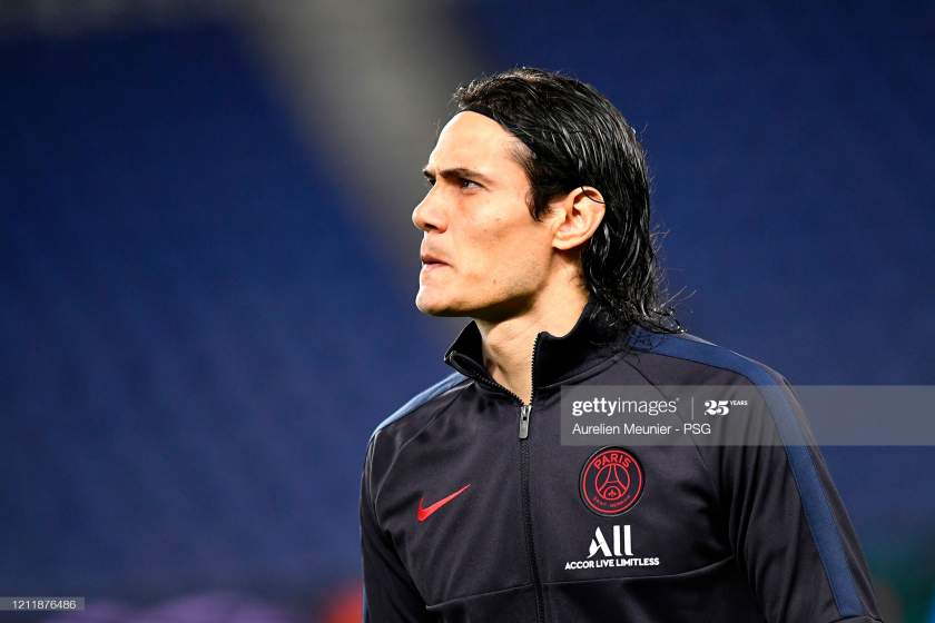 Cavani arrives in UK for Man Utd medicals