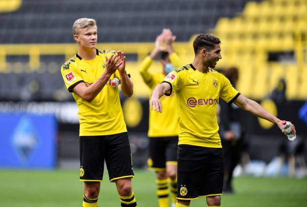 Man United target scores 1st Bundesliga goal after COVID-19 break as team exhibits social-distancing celebration
