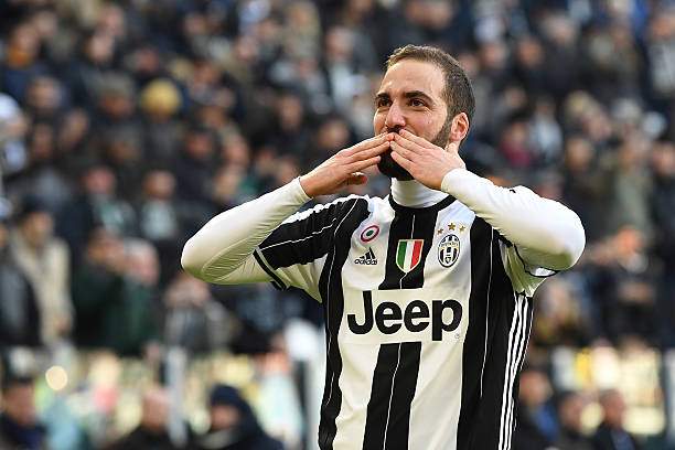 See why Argentine football star Gonzalo Higuain was kicked out at Juventus