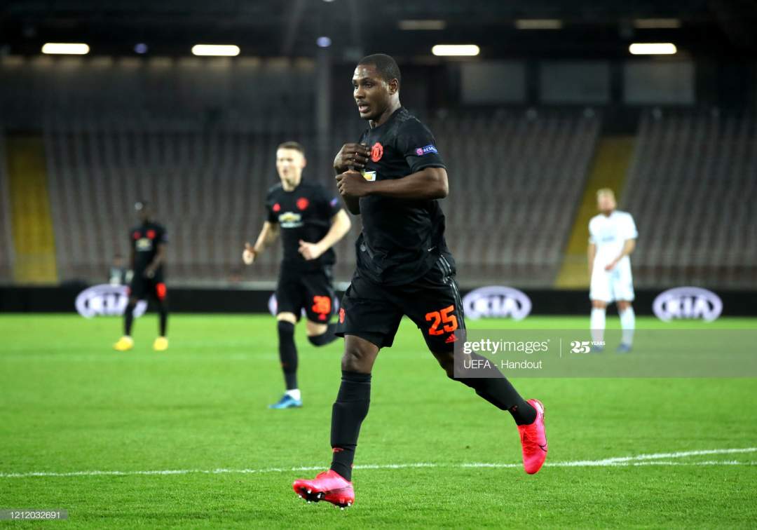 Ighalo beats Fernandes, 1 other Man United star to win prestigious award