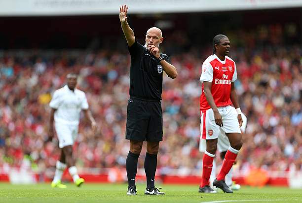 Referee admits making crucial mistake in favour of Man United during title-winning season