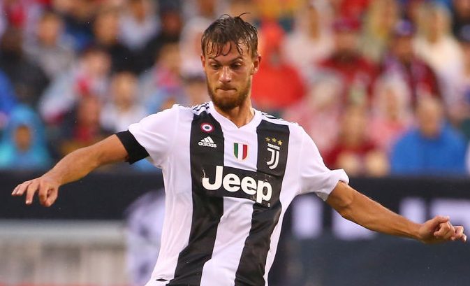 Chelsea submit 'very important' offer for Daniele Rugani but Juventus unwilling to sell