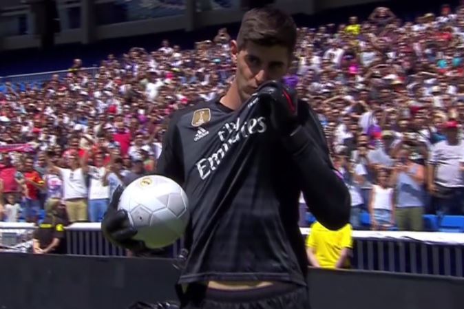 Thibaut Courtois infuriates Chelsea fans by kissing Real Madrid badge