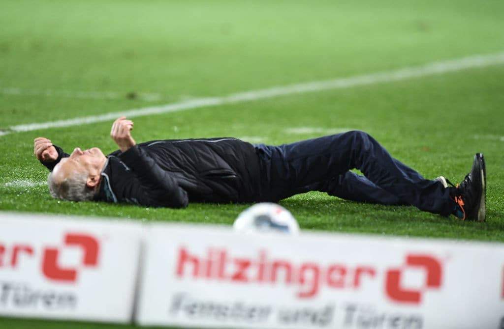Argentine Star knocks down top German coach to spark malee in Bundesliga (Video)
