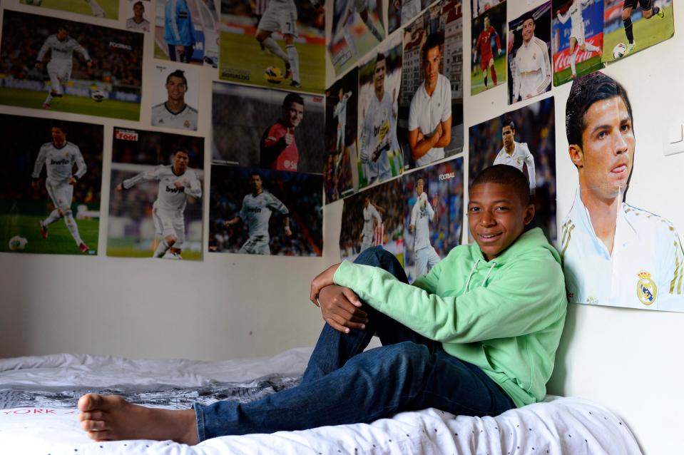 World Cup winner Mbappe finally replaces posters of Ronaldo in his room (photo)