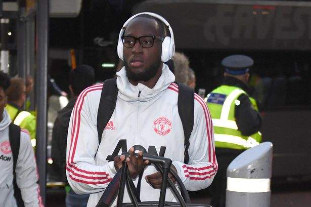 Pogba missing as Man United stars fly to Dubai after beating Reading (photos)