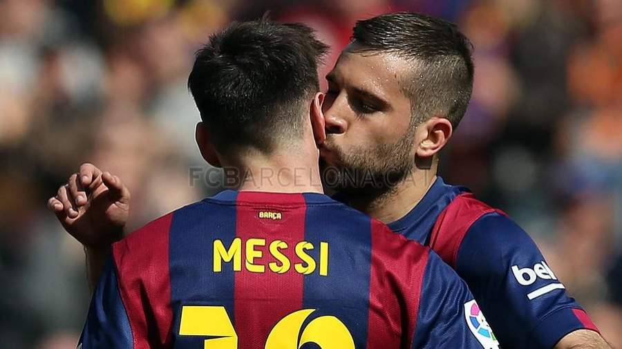 Valentine's Day: Here is Messi and 3 other stars who kissed on the pitch (photos)