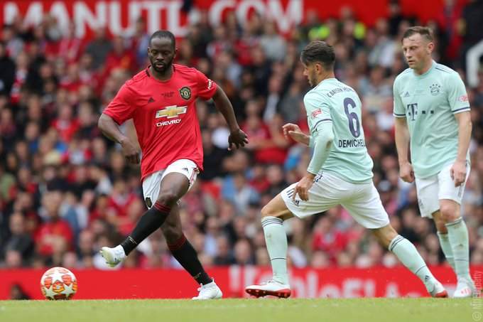 Man United destroy Bayern at Old Trafford on Ferguson's return to the dugout