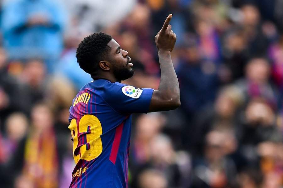 Man United and City on alert as Barcelona prepare to sell their star player