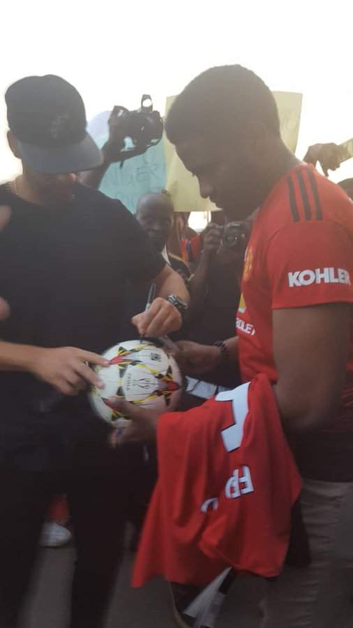 Man United legend Rio Ferdinand receives heroic welcome as he visits Nigeria a second time (photos)