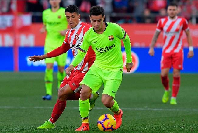 Barcelona fans 'attack' Messi for refusing to pass to his teammate Coutinho