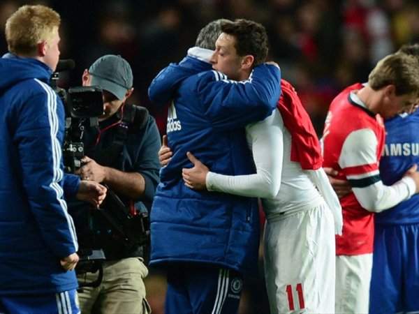 Jose Mourinho tells Arsenal how Mesut Ozil should be treated at the club