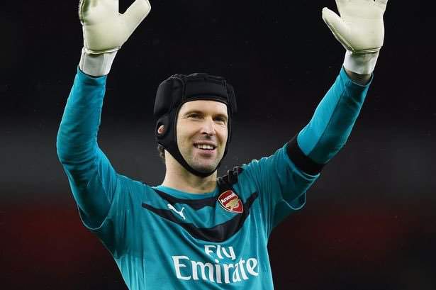 What Petr Cech did with over 20 Arsenal female footballers will surprise you (Photo)