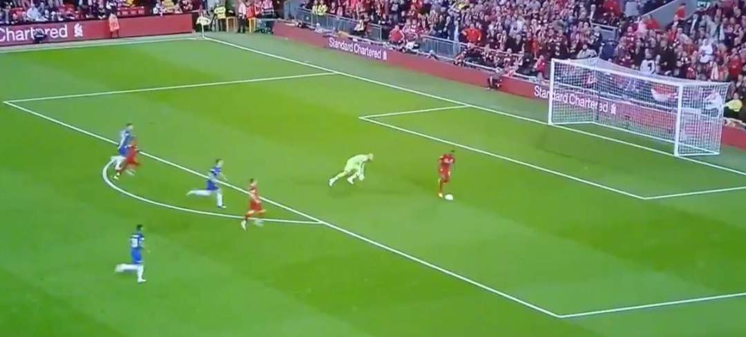 Fans Throw Mud At Sturridge For Missing This Goal Scoring Chance (Video)