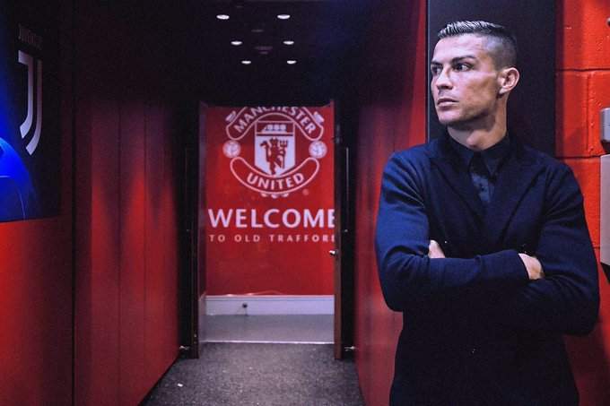 Cristiano Ronaldo shows off stunning diamond watch worth more than N874m (Photo)