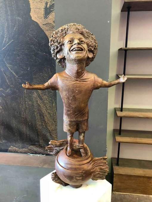 Liverpool superstar Mohamed Salah gets heartbreaking statue in Egypt (photos)