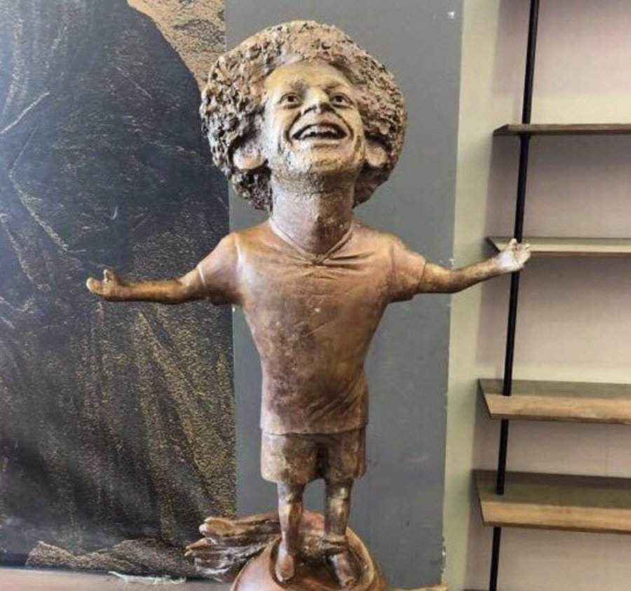 Salah sends important message to sculptor who designed his viral statue in Egypt