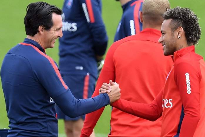 PSG star Neymar sends message to Arsenal fans over boss Unai Emery