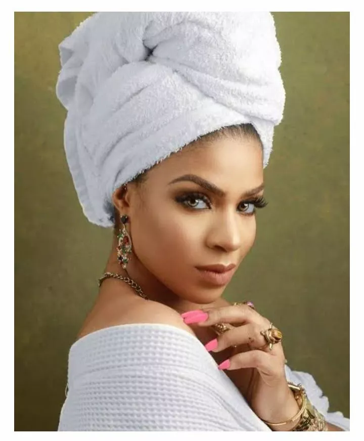 After Long Years Of Hiding Her Body, BBNaija's Venita Finally Reveals Its Physical Flaws.