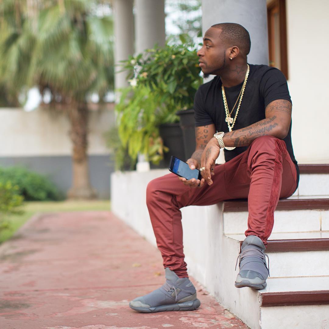 Will Davido Really Do This To A Fan?