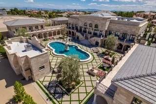 Mayweather buys new incredible N3.6bn mansion in Las Vegas which has 11 bedrooms and a gym (photos)