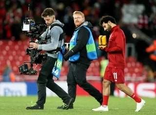 Salah receives incredible gift from Liverpool fan after win against Red Star (photos)