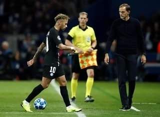 Angry Neymar storms out of the pitch as he ignores teammates (photos)