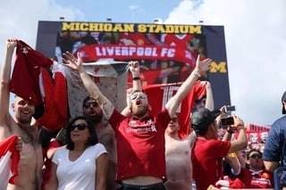 Tension in Italy as Napoli and Liverpool fans clash ahead of Champions League cracker