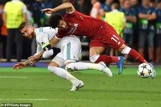 Liverpool fans take a surprising action against Sergio Ramos after Wednesday's defeat to Napoli (photos)