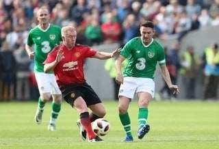 Scholes, Giggs and other Man United legends make return to football (photos)