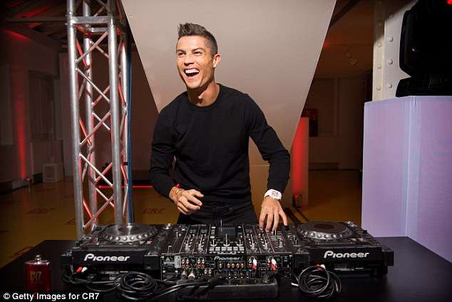Cristiano Ronaldo Turns Djs At His Own Event (Photos)