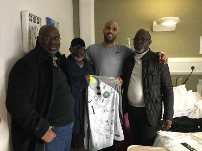 Carl Ikeme was presented a signed jersey by the Super Eagles players (NFF)