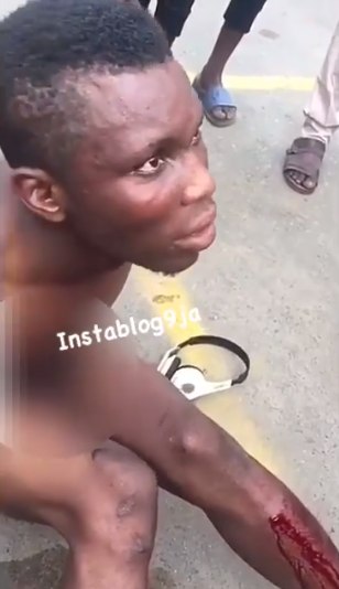 Thief paraded naked, but a nice mob lets him enjoy some music (Instagram/Instablog9ja)