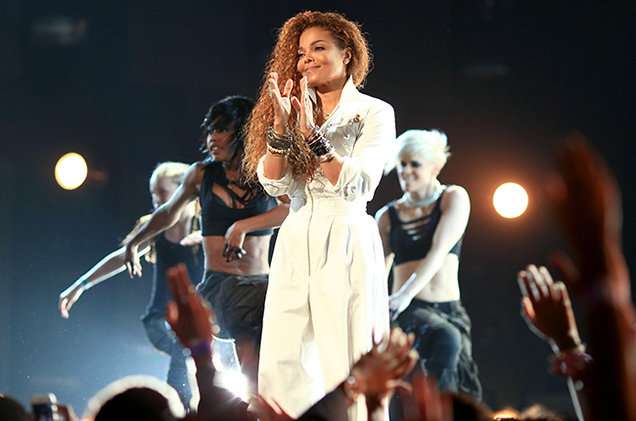 Janet Jackson: Singer performs at 1st televised event in almost a decade