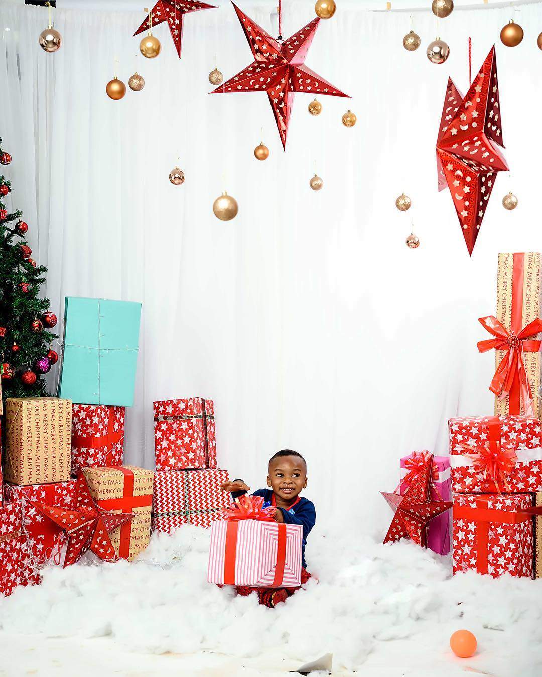 [PHOTOS] Tonto Dikeh's Christmas-Themed Shoot With Her Son Is Adorable