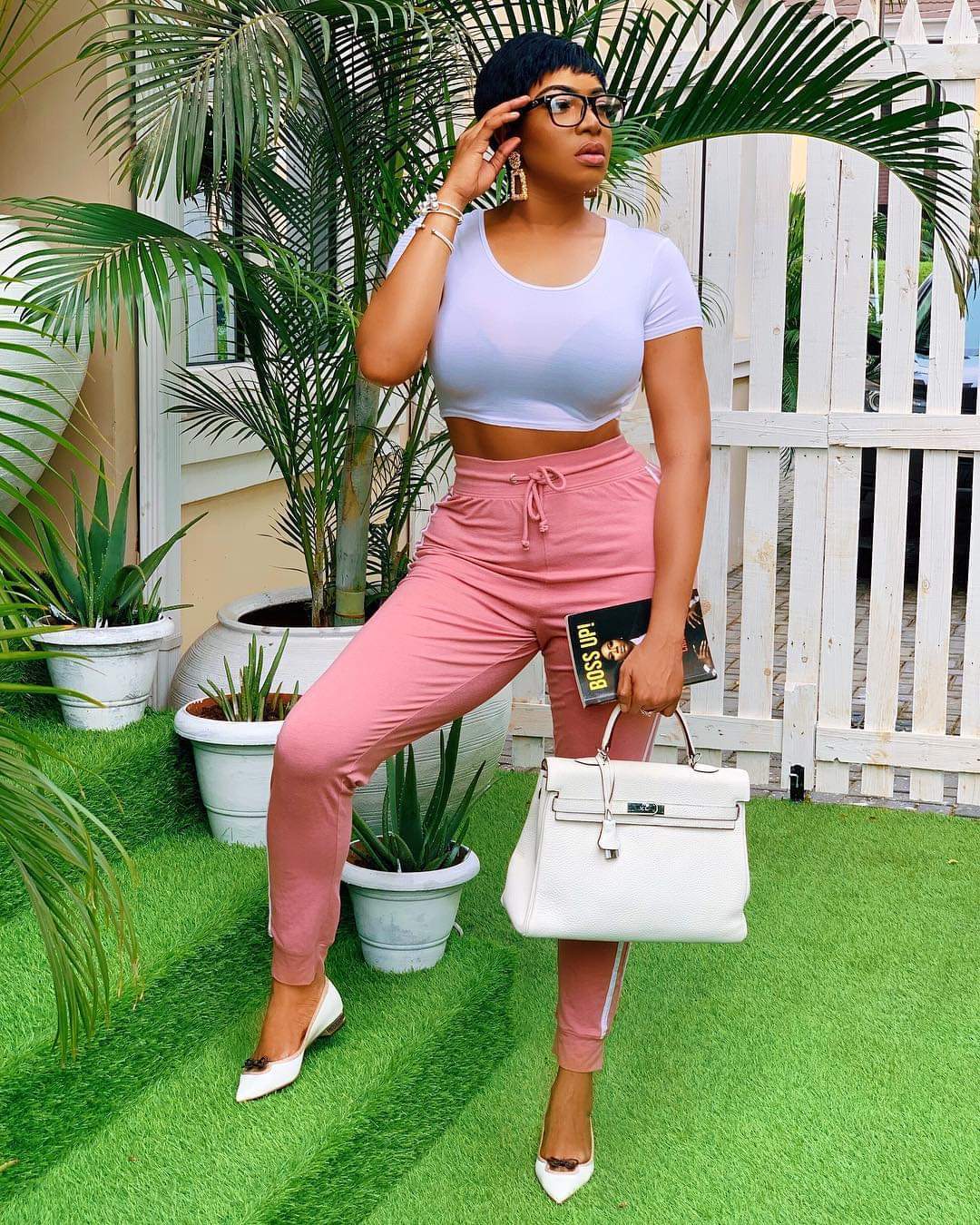 Chika Ike Shows Off Abs And Debuts New Hair (Photos)